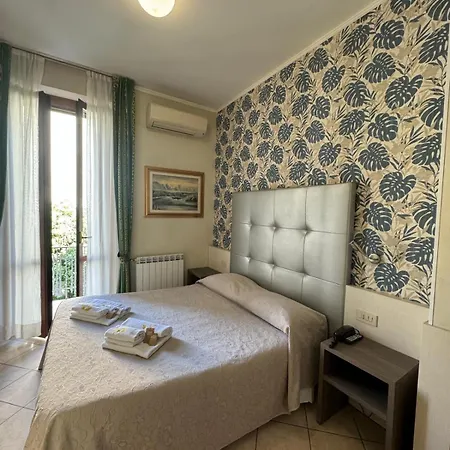 Ξενοδοχείο Le Querce 2*