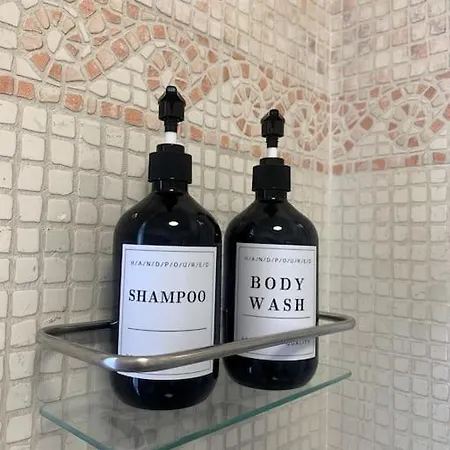 House - 20 Min From Center, Free Wifi And Private Parking * Milaan