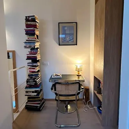 Cozy Attic At The End Of Via Savona アパート *