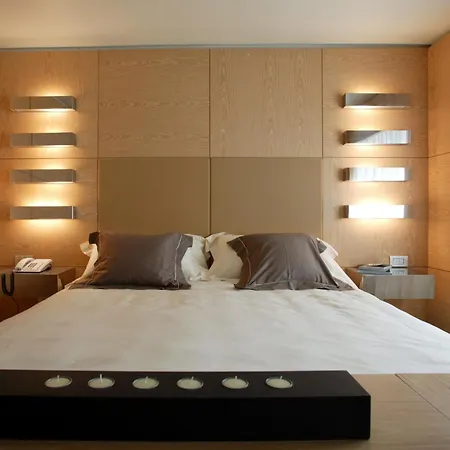 辛那浪灰色酒店