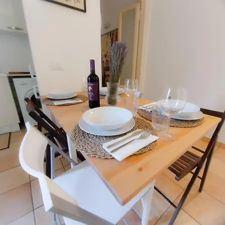 Appartement Charming City Lifefiera Milaan