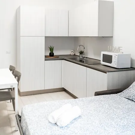 Ce6 - Corso Sempione • Large Milano