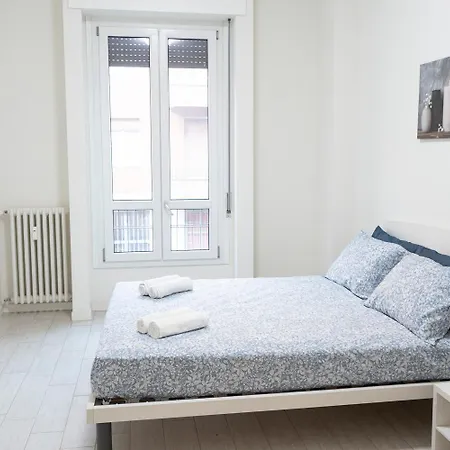 Ce6 - Corso Sempione • Large Milano