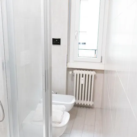 Ce6 - Corso Sempione • Large Milano