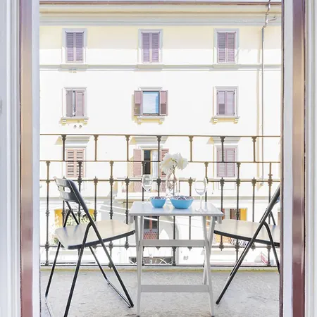 Easylife - - Pilo 10 - Porta Venezia Milánó