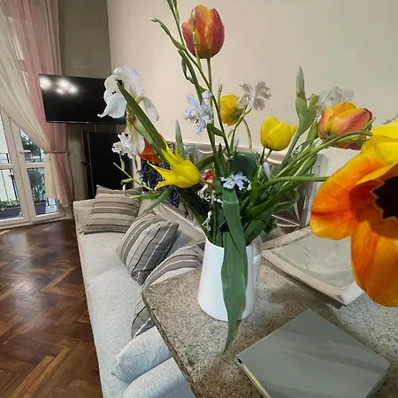 Milano Central Apartment شقة