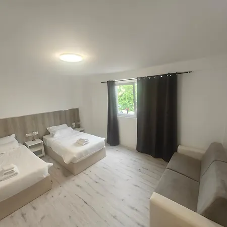 Milanforester * Milan