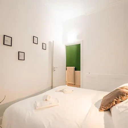 Centrale's Nest - Elegant Close To Station Lägenhet Milano