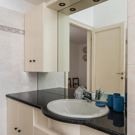 Bilocale Di Charme A Due Passi Da Pt Romana Apartmán