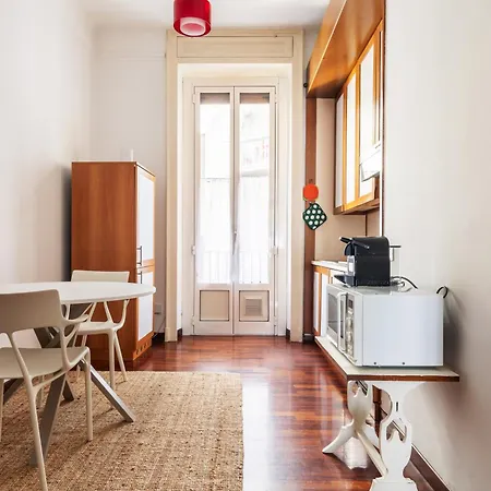 Apartment Bilocale Di Charme A Due Passi Da Pt Romana Milan