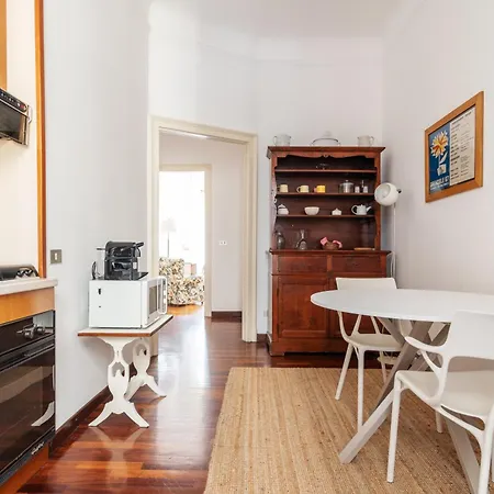 Bilocale Di Charme A Due Passi Da Pt Romana Apartmán