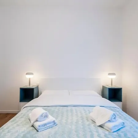 Apartamento Quadrilocale Metro5 Istria 3 Bedrooms Milán