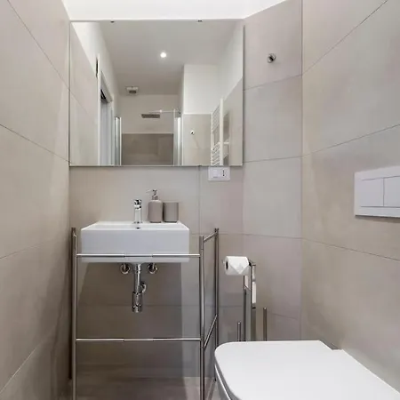 Apartamento Quadrilocale Metro5 Istria 3 Bedrooms Milán