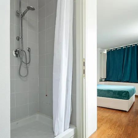 شقة Duplex Luminoso In Zona Residenziale ميلان