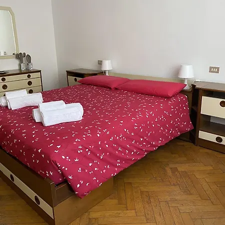 Meg 32 Three-room In The Heart Of Isola Mailand