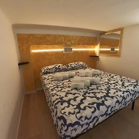 N&ghomesweethome Gogh Elegante E Confortevole *