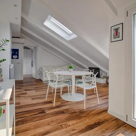 Just Urban - Esclusivo Attico Con Balcone Vista Duomo - 5min M4 Lägenhet