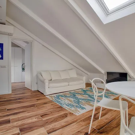 Just Urban - Stunning Penthouse With Balcony - Porta Venezia *
