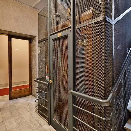 Just Urban - Stunning Penthouse With Balcony - Porta Venezia Milano