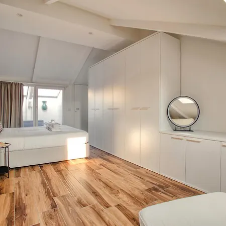 Lägenhet Just Urban - Esclusivo Attico Con Balcone Vista Duomo - 5min M4 Milano