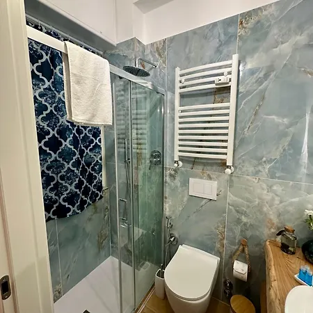 Guest house Due Mari - Fiera & Portello 4*