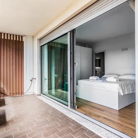 아파트 Penthouse Terrace Piranesi 4pax Wifi *
