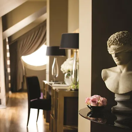 Four Seasons Hotel