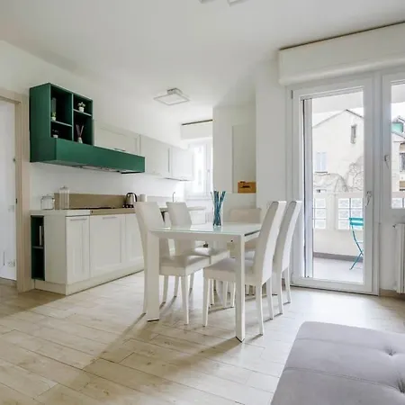 Apartament Brand New 3 Bedrooms In Navigli Area Mediolan
