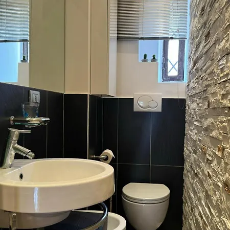 Travelers' House - Metro M4 - Linate - Citta Studi Milaan