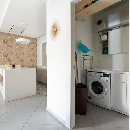 Guesthost - Gorla M1 & Martesana Terrace Milaan