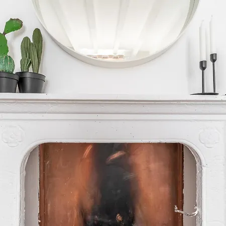 - Alzaia Naviglio Grande