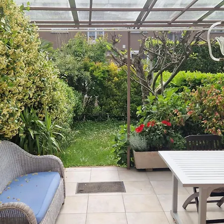 Stanza In Con Giardino Проживание в семье