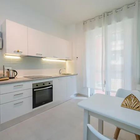 Xenia - Luminous In Citylife Daire Milano