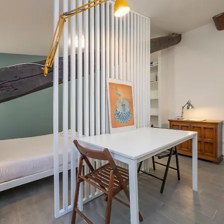 Lägenhet Xenia - Elegant Penthouse In Fiera Area Milano