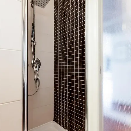 Guesthost - Porta Venezia M1 Cosy