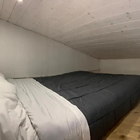 M20, Isola Garibaldi Apartment *