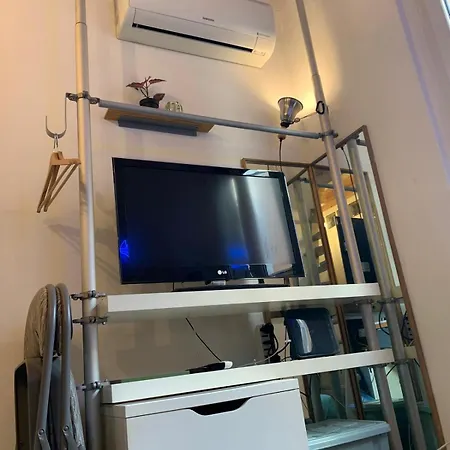 Apartment M20, Isola Garibaldi *