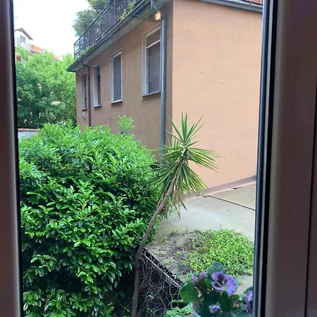 Apartment M20, Isola Garibaldi *