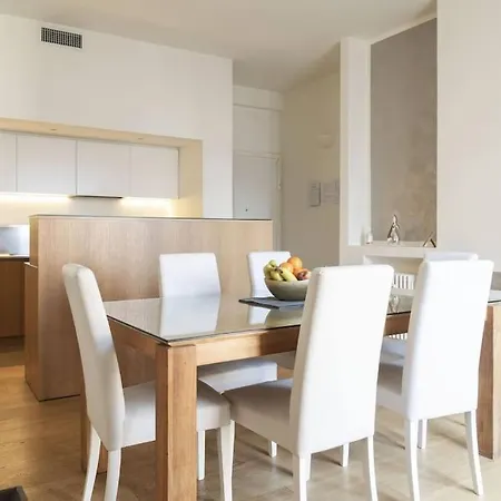 Appartement Spacious Near Duomo Milaan
