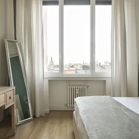 Spacious Near Duomo Appartement Milaan