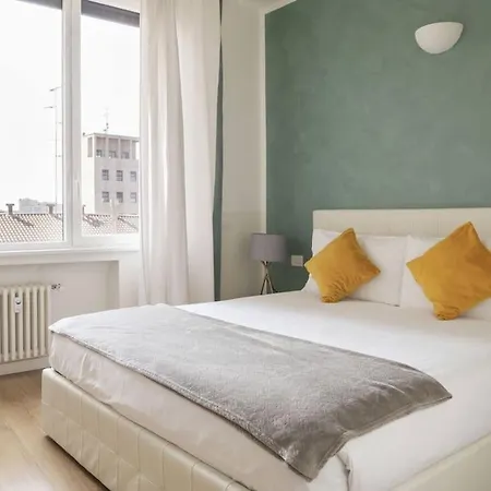Appartement Spacious Near Duomo Milaan