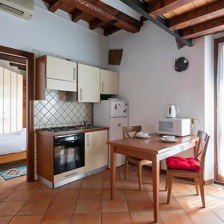 Youhosty - Porta Romana M3 *