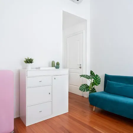 New! Lovely & Friendly In Center C