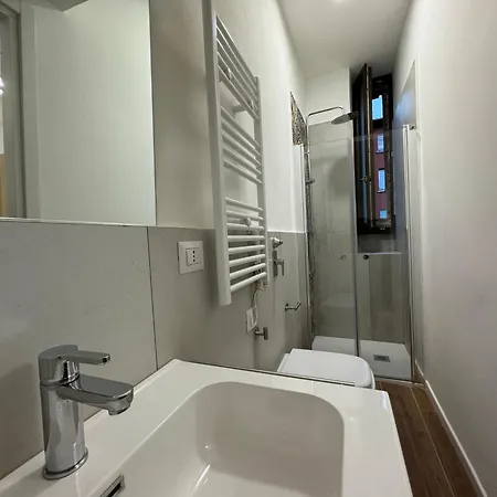 Rifugio Di - Centrale- M1 Pasteur Mailand