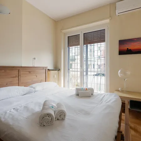 Guesthost - Forlanini - Functional With Balcony! *