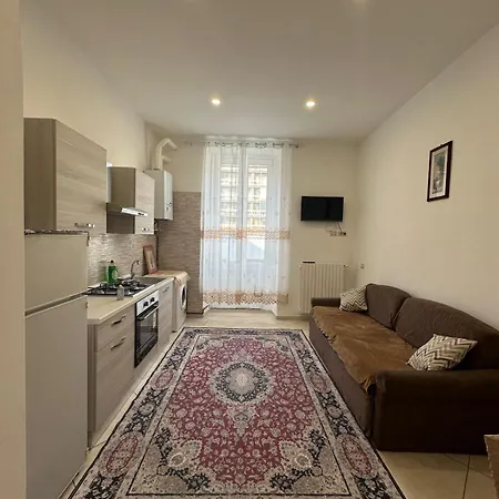 George Luxury * מילאנו