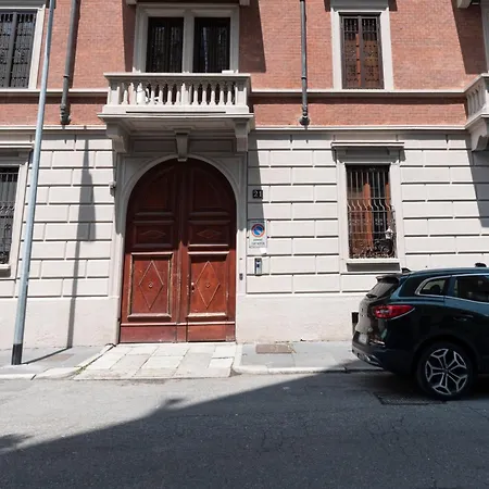 Ihost - Bottego 21 Milán