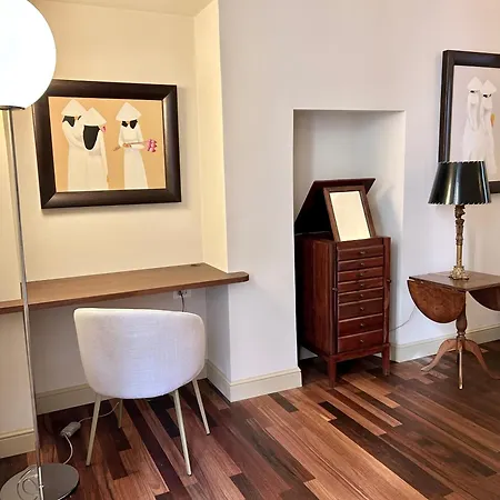 Appartement Elegant Historic On A Tree-lined Avenue Near Cadorna Station And Last Supper *