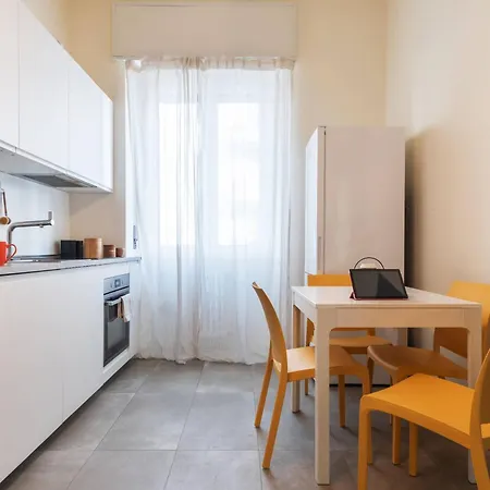 Flora Flexyrent Ac * Μιλάνο