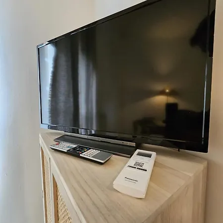 Hbhall Linate * Milão